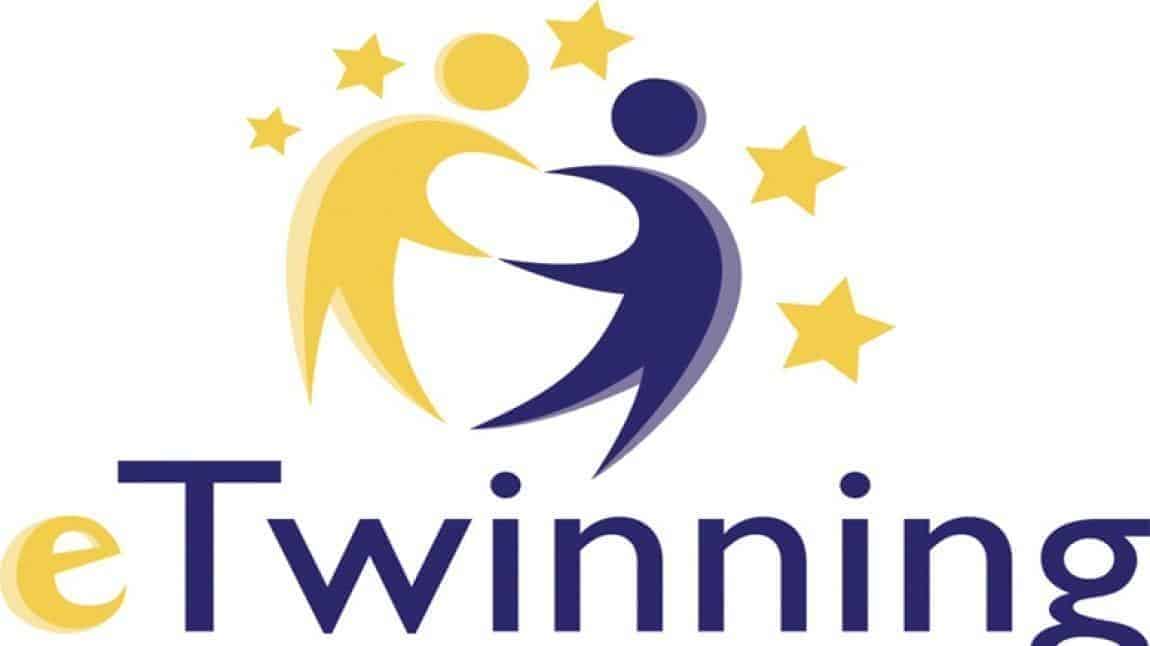 E-Twinning Projelerimizin Poster ve Logo Seçimleri Sonuçlandı.