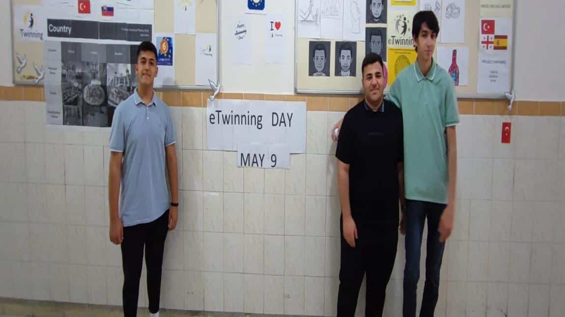 Okulumuzda E - Twinning Günü Kutlamaları Başaldı.
